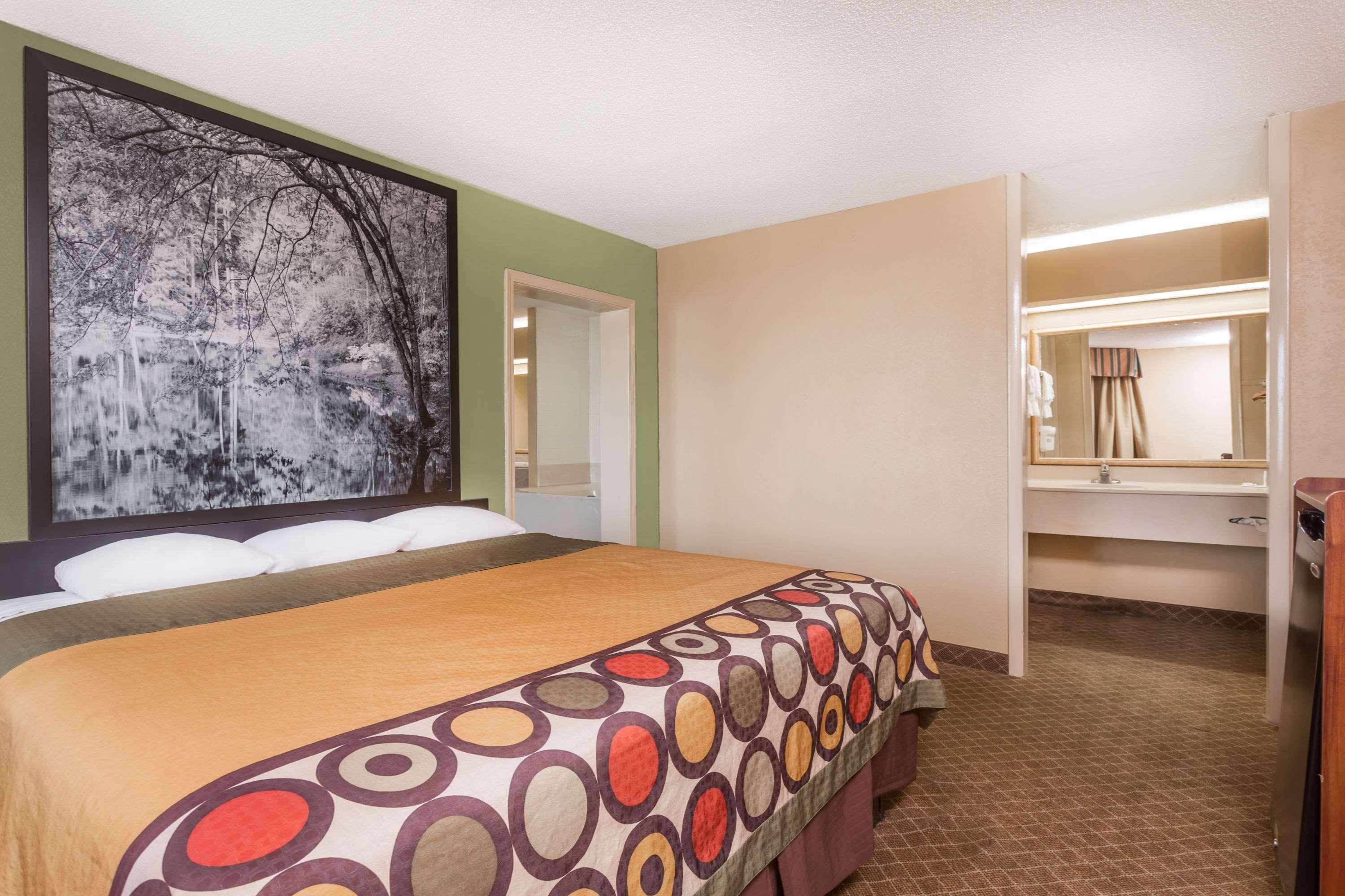 Super 8 By Wyndham Macon West Motel Екстериор снимка