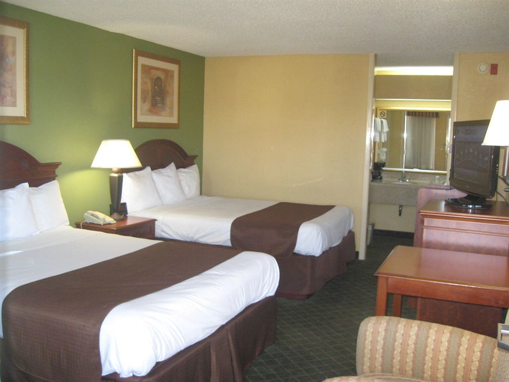 Super 8 By Wyndham Macon West Motel Екстериор снимка