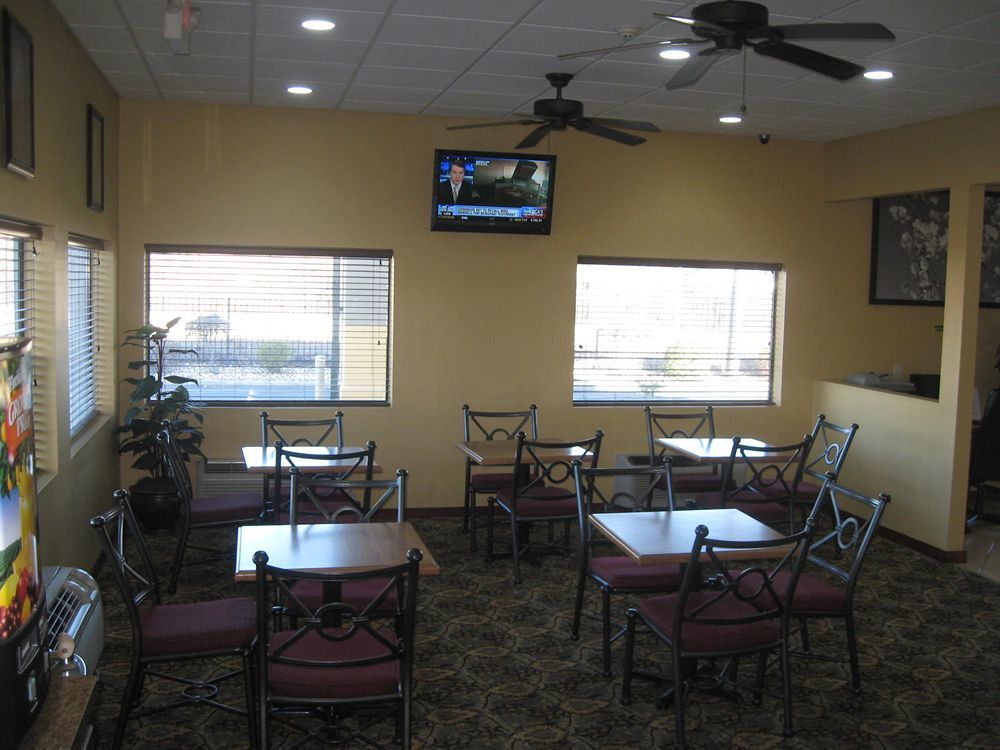 Super 8 By Wyndham Macon West Motel Екстериор снимка