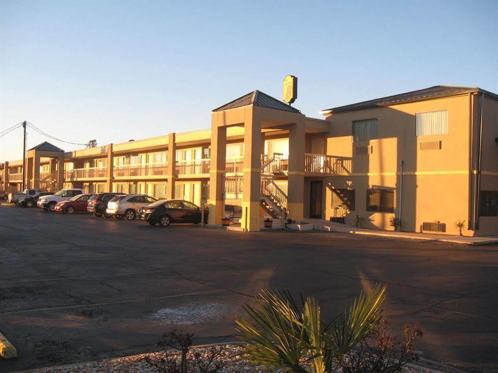 Super 8 By Wyndham Macon West Motel Екстериор снимка