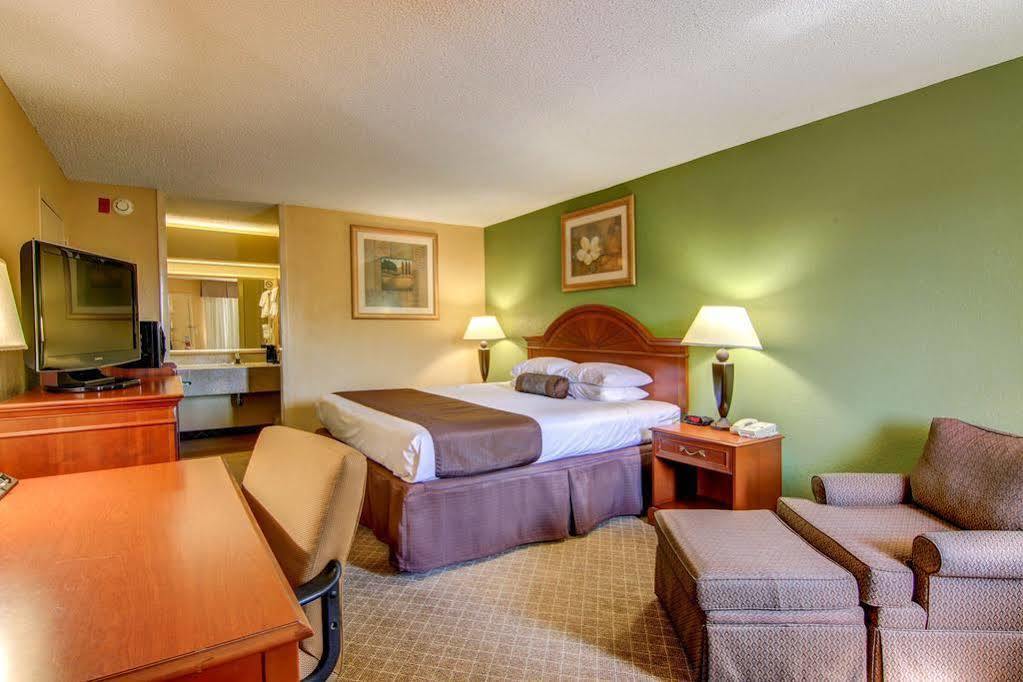 Super 8 By Wyndham Macon West Motel Екстериор снимка