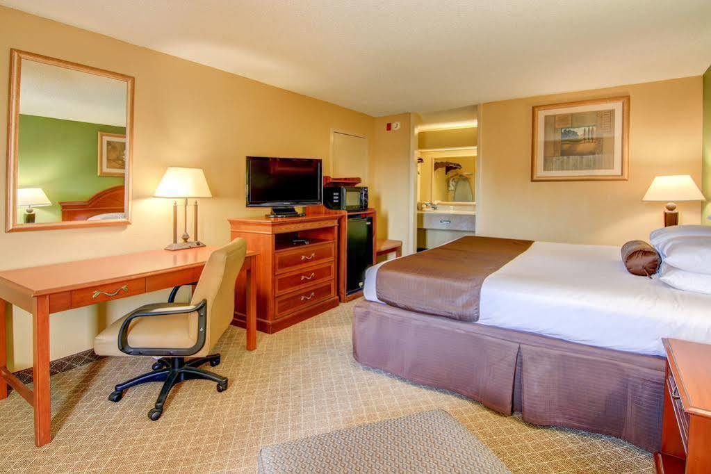 Super 8 By Wyndham Macon West Motel Екстериор снимка