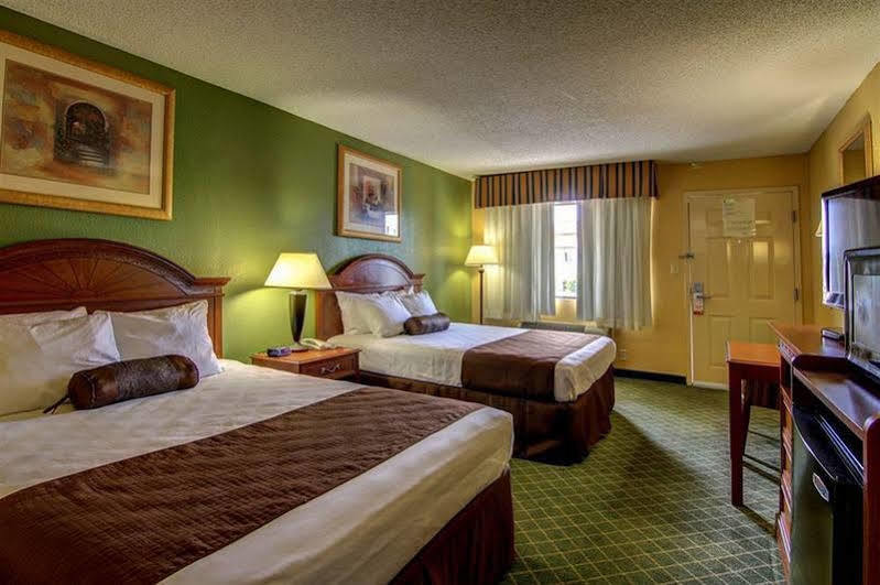 Super 8 By Wyndham Macon West Motel Екстериор снимка